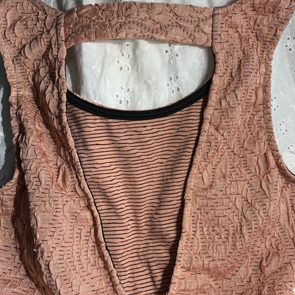 Dressy peplum tank shirt - Picture 6 of 9